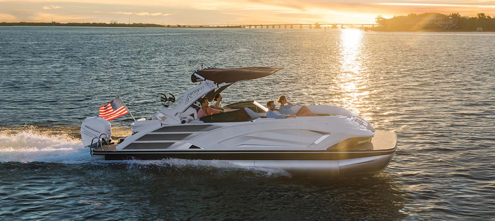 Bennington qx-sport-media-gallery-img-07
